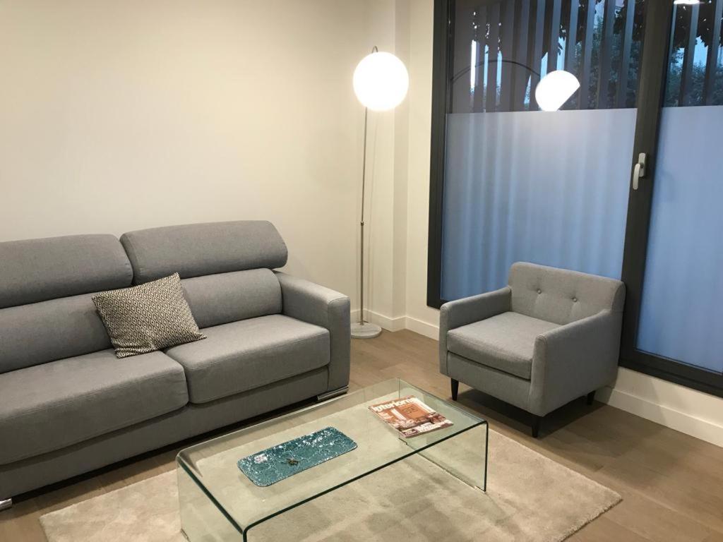 Apartamento De Dos Dormitorios En Triana Sevilla Exterior foto